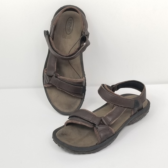 teva waterproof sandals womens